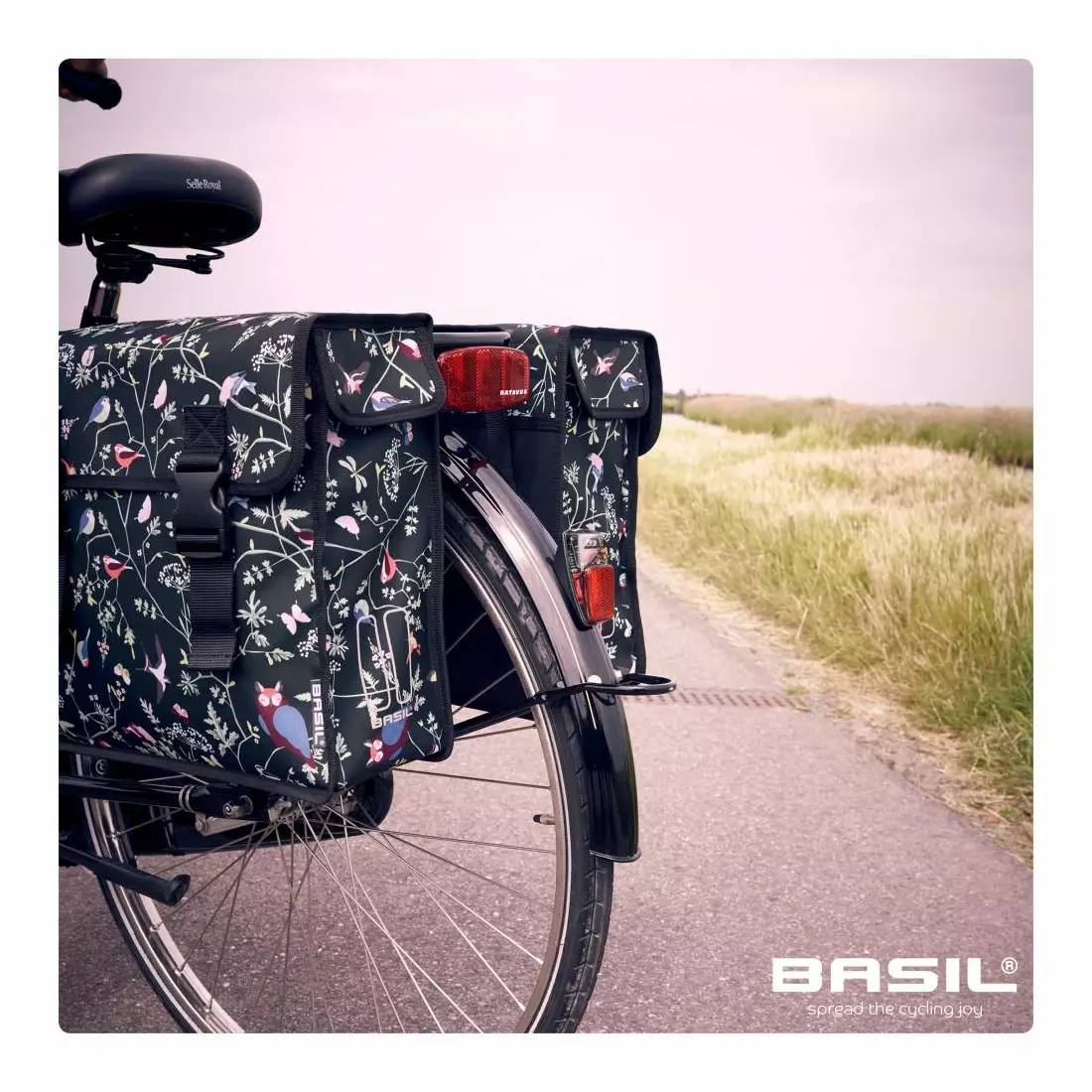 Bicycle bag BASIL WANDERLUST DOUBLE BAG 35L, black BAS-17642