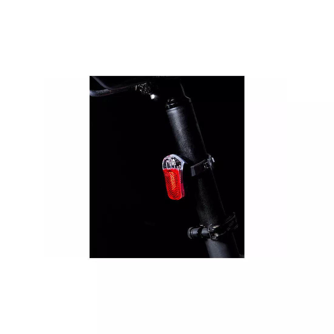 Bicycle rear light SPANNINGA PYRO FLASH XB 20 lumens + batteries SNG-999144