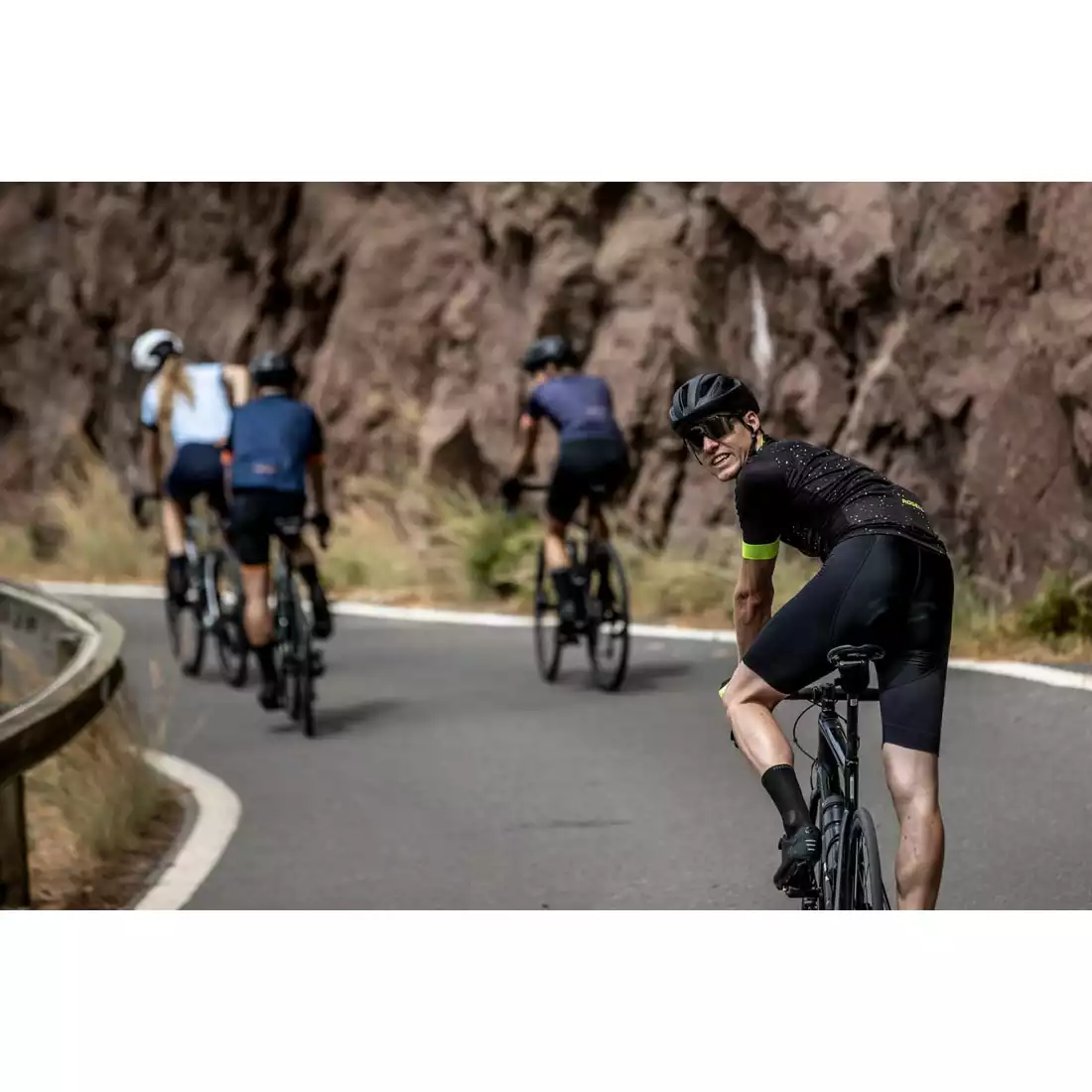 Rogelli DYNAKNIT men's cycling shorts with braces, black