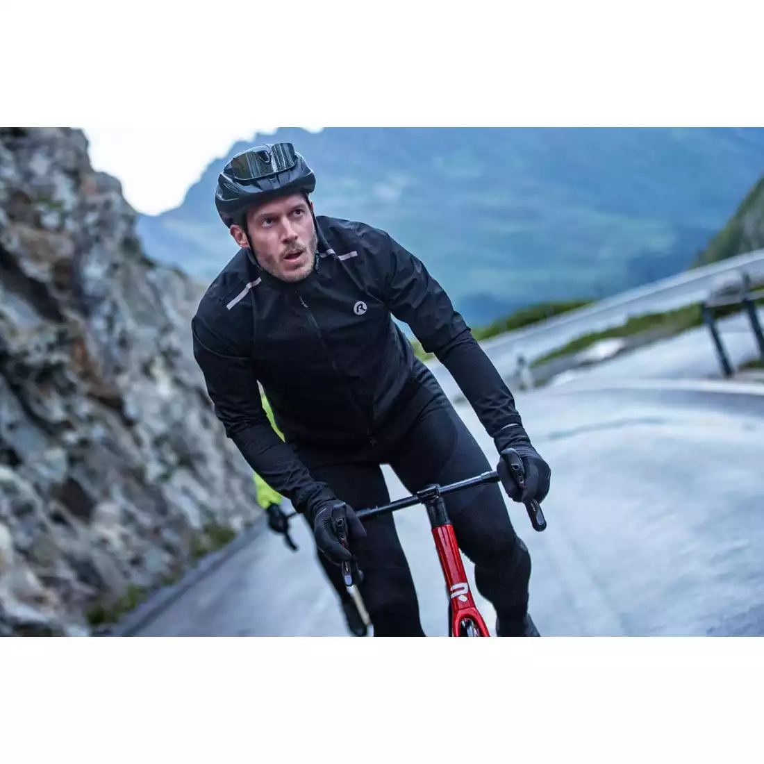 Rogelli DISTANCE men's cycling rain jacket, black