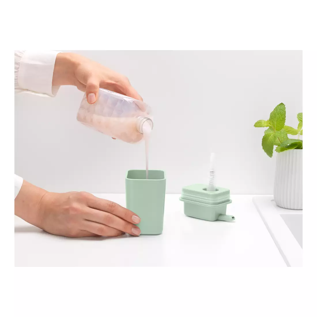 BRABANTIA JADE liquid soap dispenser 250 ml green