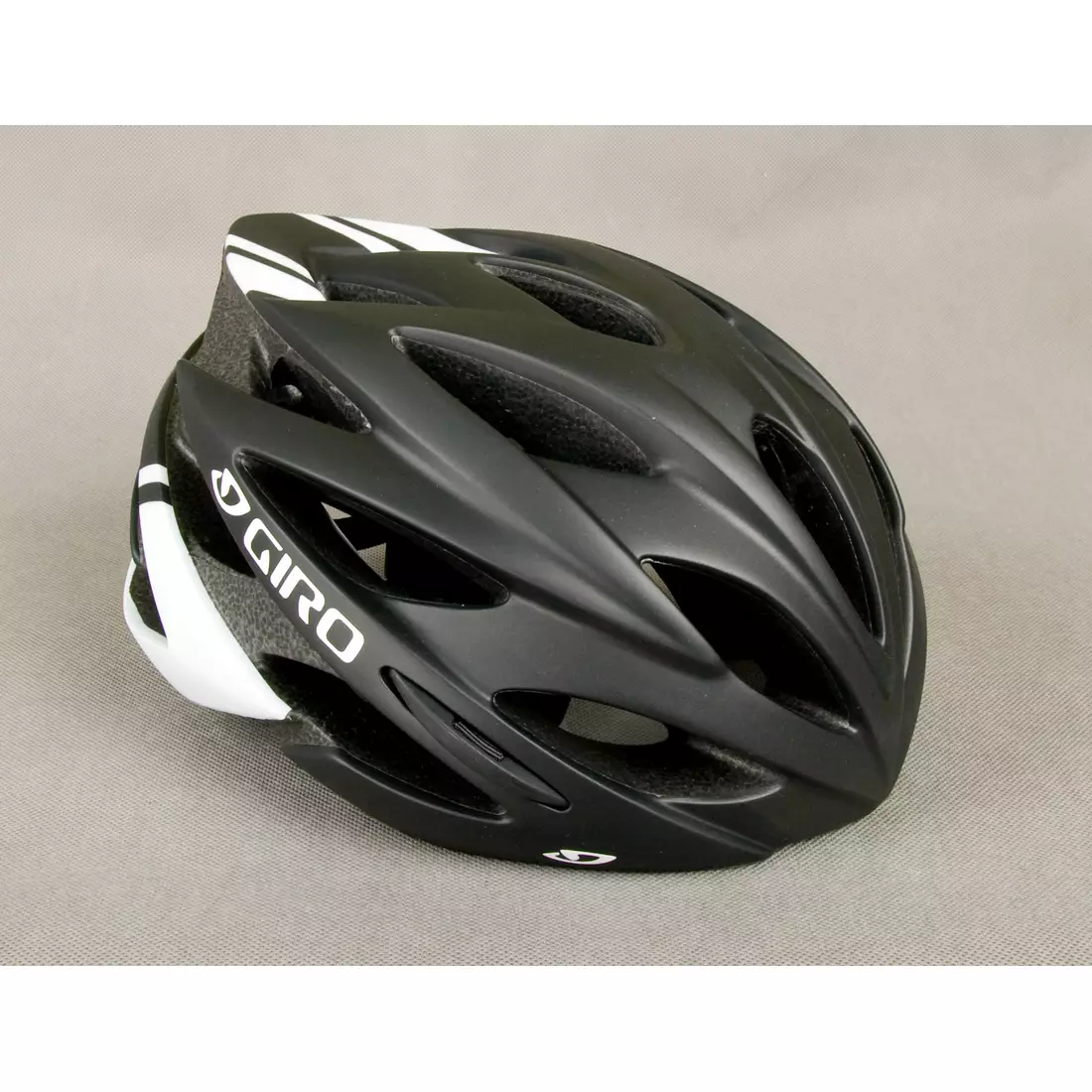 GIRO SAVANT - bicycle helmet, road, color: Black and white