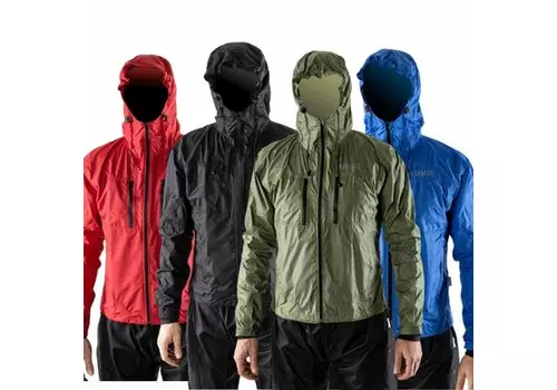Cycling rain jacket with a hood - an essential element of a cyclist